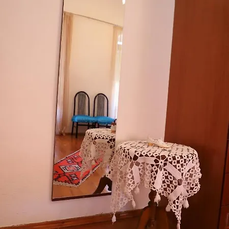 V. Doga Nocleg ze śniadaniem *